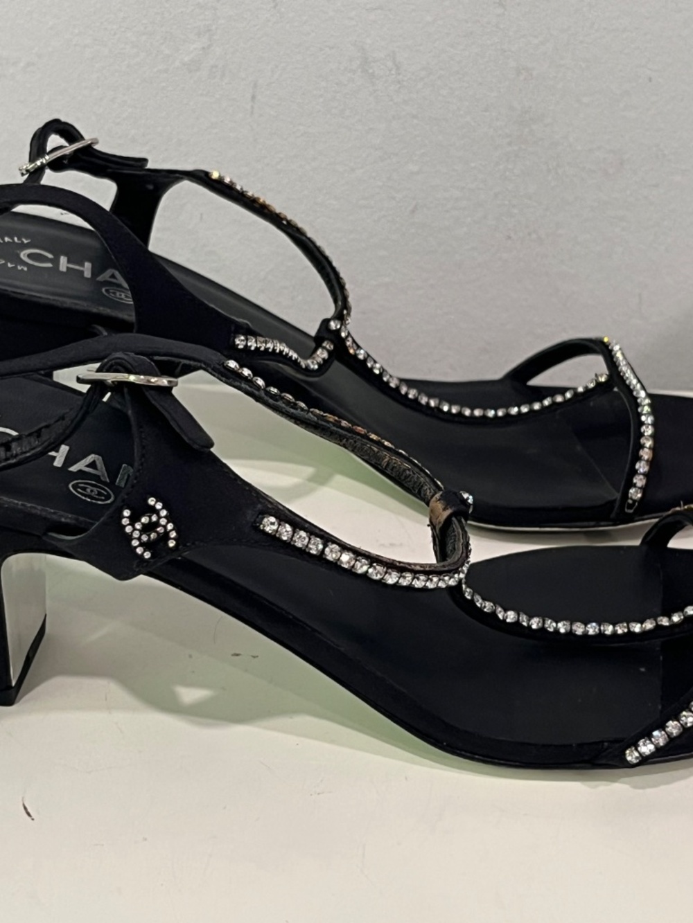 Chanel Interlocking CC Logo Black Satin T-Strap Crystal Embellished Heels EU 39 - Picture 8 of 11